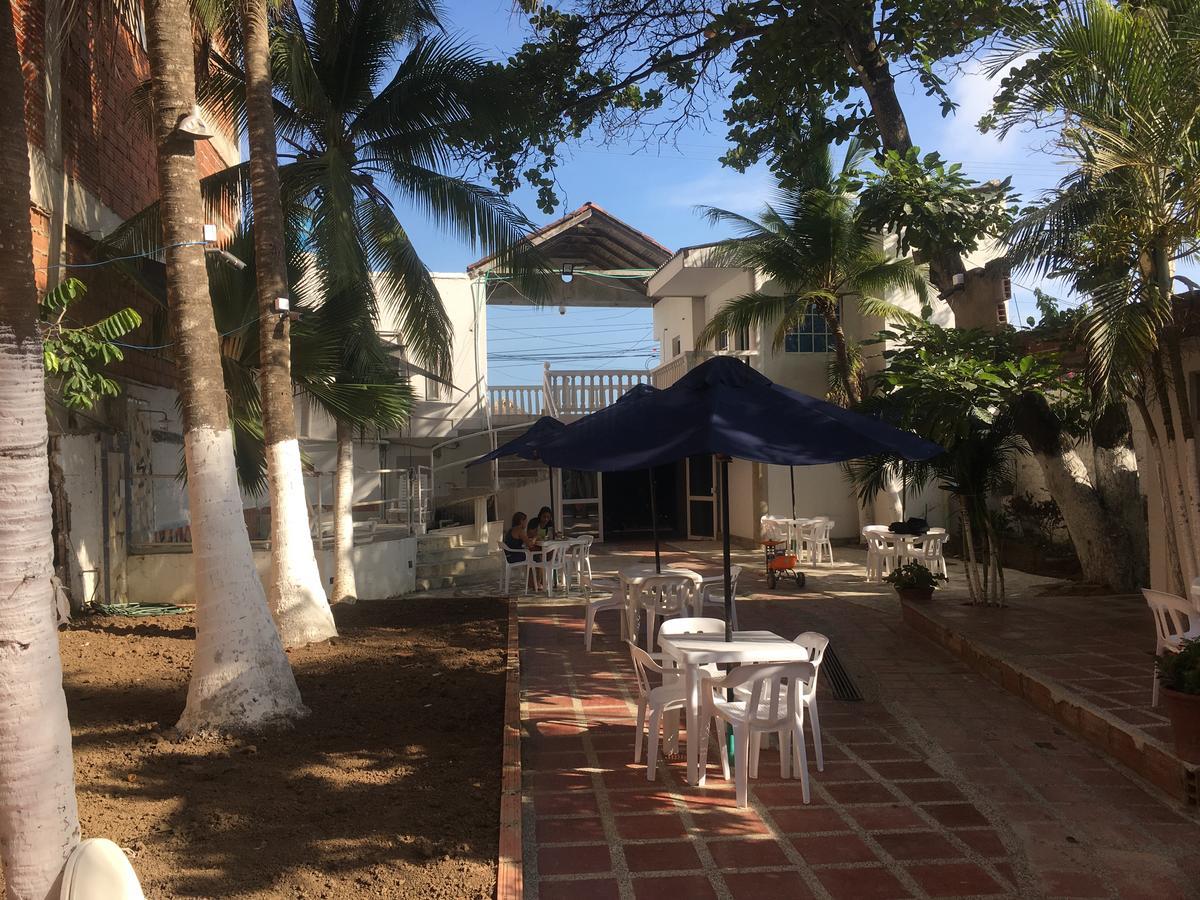 El Coral Hotel *